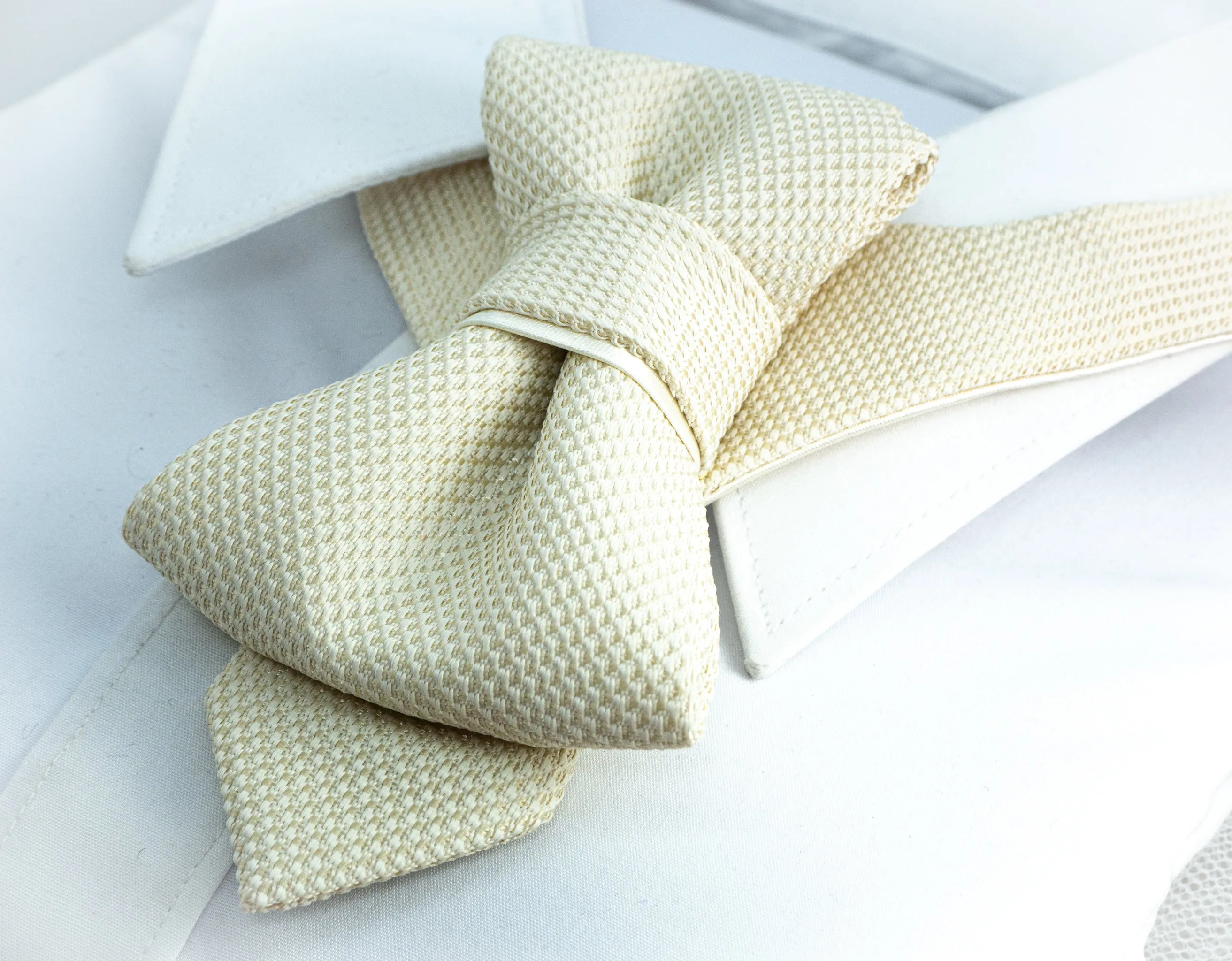 BOW TIE "PEARL"