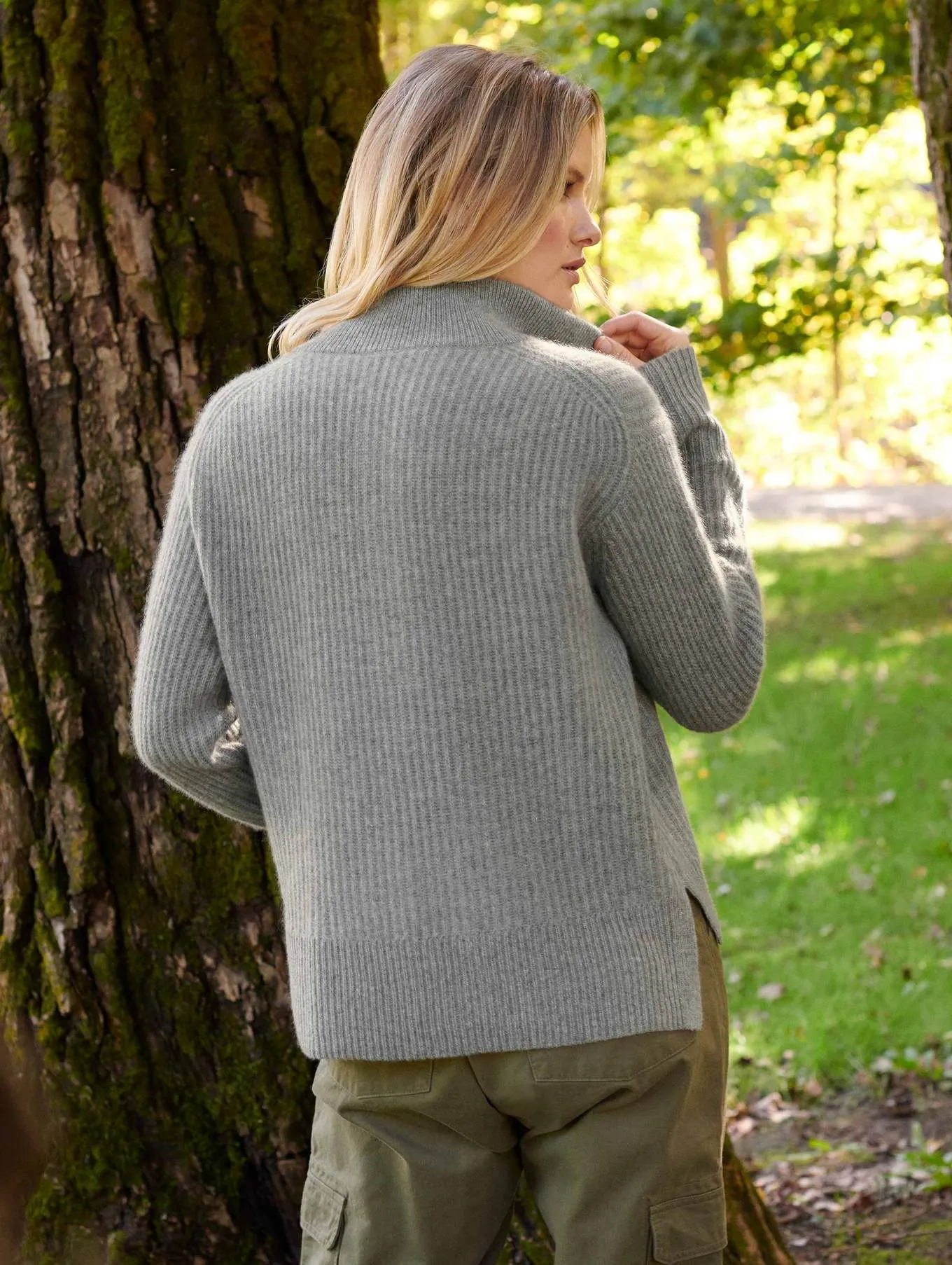 White   Warren - Cashmere Ribbed Button Standneck in Grey Heather